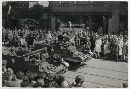 97680 Afbeelding van de geallieerde militairen van de 3rd Canadian Infantry Division tijdens de Memorial D-Day Parade ...